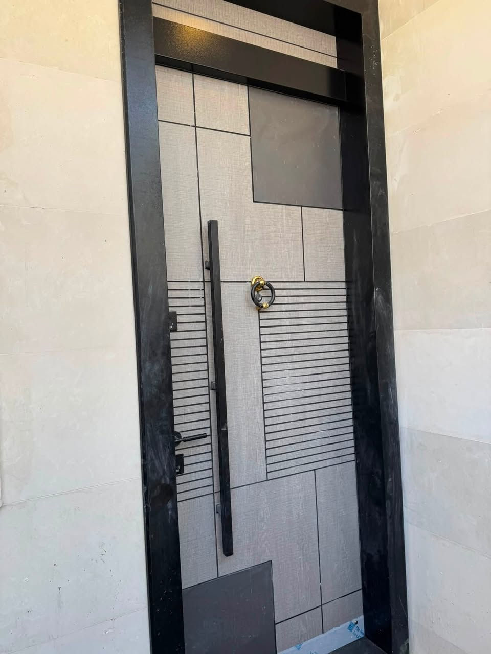 الربيعي للاستثمارات العقارية
✨ “اختيار بيت العمر يبدأ من الموقع… وإحنا وفرنالك الأفضل.”

🏠 دار حديث زيرو للبيع  مساحة 75 متر 
3 طوابق

1️⃣  غرف نوم عدد. 4 
2️⃣ خدمات عدد 2 
3️⃣ مطبخ كبير بارد
4️⃣  مطبخ حار 

⬆️
📍موقع دار : حي القاهرة – قرب اسواق سكر
📍موقع شركة : حي القاهرة — مجاور افران الزيتون

📞 للحجز والاستفسار: [***********]
