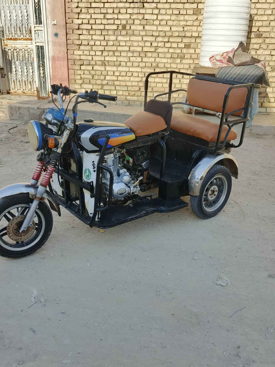 السلام عليكم ستوته للبيع مكاني حي الحسين الجديد السعر 850 وبيها مجال***********
