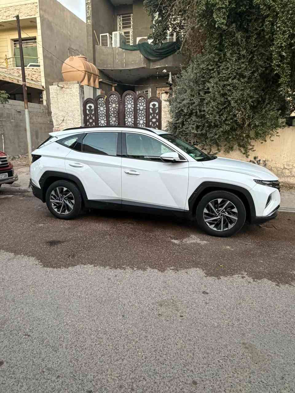 السلام عليكم توسان  2023  خليجي بيه بس مكانين تكحيل بدون صبح وًضربه ماشيه ٧٥ لبيع أو مراوس السعر 195  و بيه مجال مكان بعقوبه   ***********
