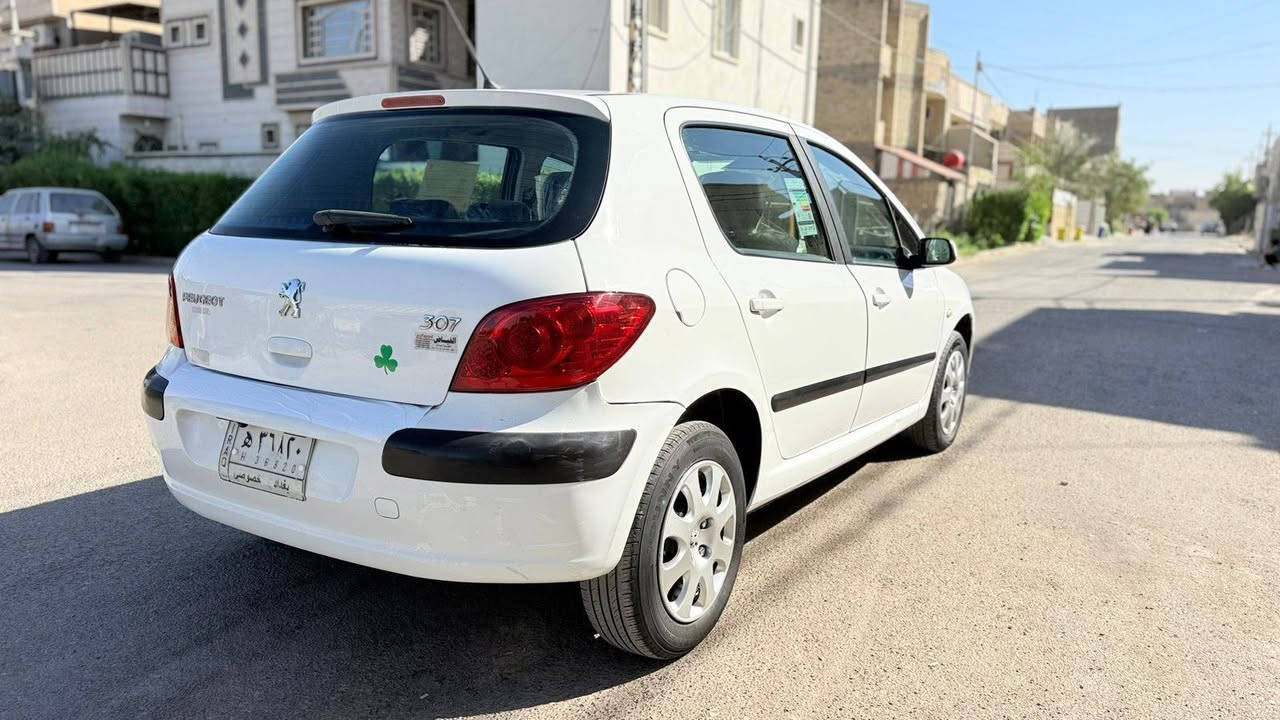 موديل ٢٠٠٦ • مكينة ١٦٠٠ • رقم انكليزي