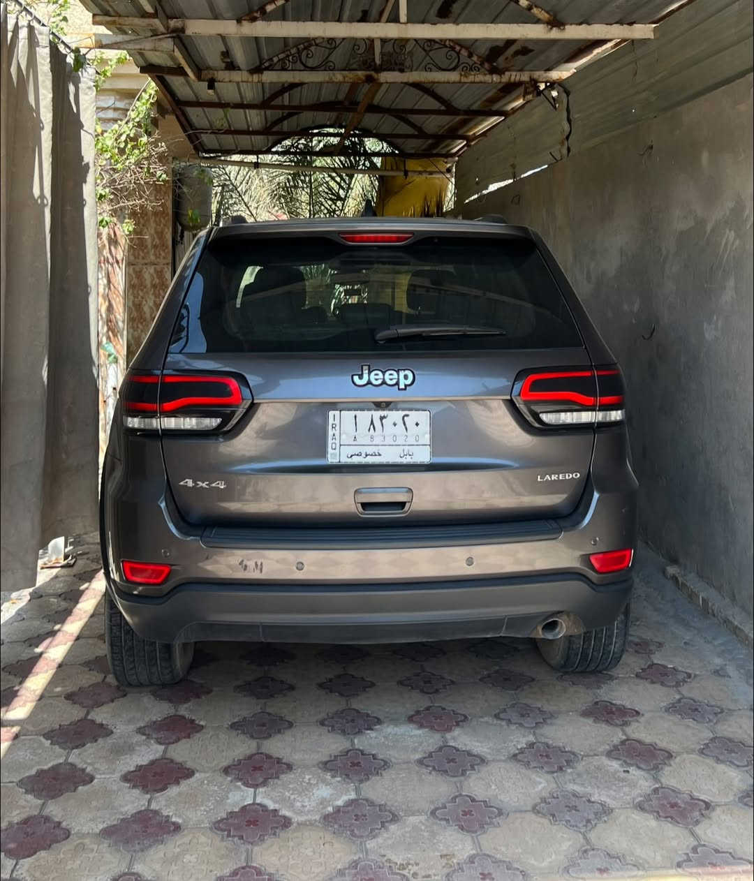 سلام عليكم 
jeep Laredo 17 للبيع ومراوس 
كورلا كروز لو توكسان 
 
مواصفات لاريدو 
شاشه كبيره 
تحكم ستيرن 
حساسات اماميه 
4x4 
مانع انزلاق 
3 مودات قياده 
 كشنات جلد 

وارد امريكي ضررره 
جاملغ ايسر + دعاميه 
ايرباك سليم عده دركه وبرده ايسر 

السياره ماشيه 66 الف كيلو بس 
سعره 195$ وبيه مجال 
مكان السياره حله مركز المدينه 
للاستفسار للاتصال ع الرقم 
***********  
غير موجود ع فيس !
