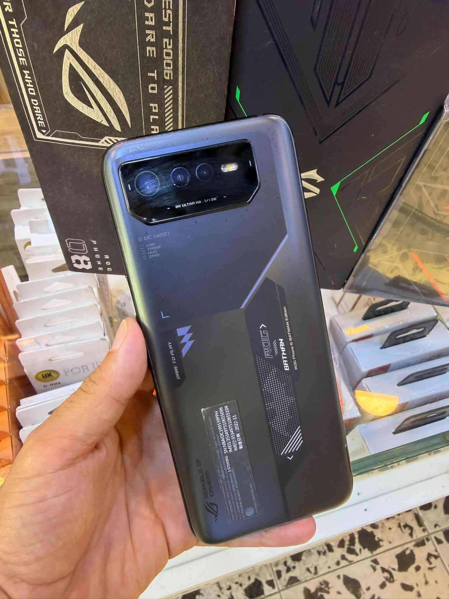 🔥 ASUS ROG PHONE 6D 🔥
🎮 وحش الألعاب بأداء قوي وتصميم مميز

💾 الذاكرة: 256GB
✨ الحالة: مستخدم
💰 السعر: 425,000 دينار
السعر 425،000/اسعار ثابتة

📍 متوفر لدى الملك سنتر 👑
***********

