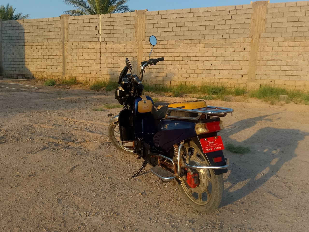 النوع: دراجة سكوتر / شحن (لون أزرق)
المواصفات:

طارات (تراير) جديدة.
 

شاصي قوي ومجهز بشرامخ وحماية.

السعر: 300 ألف 

المكان: [الكرمه/حي الشهداء]

للإتصال أو الاستفسار:***********
