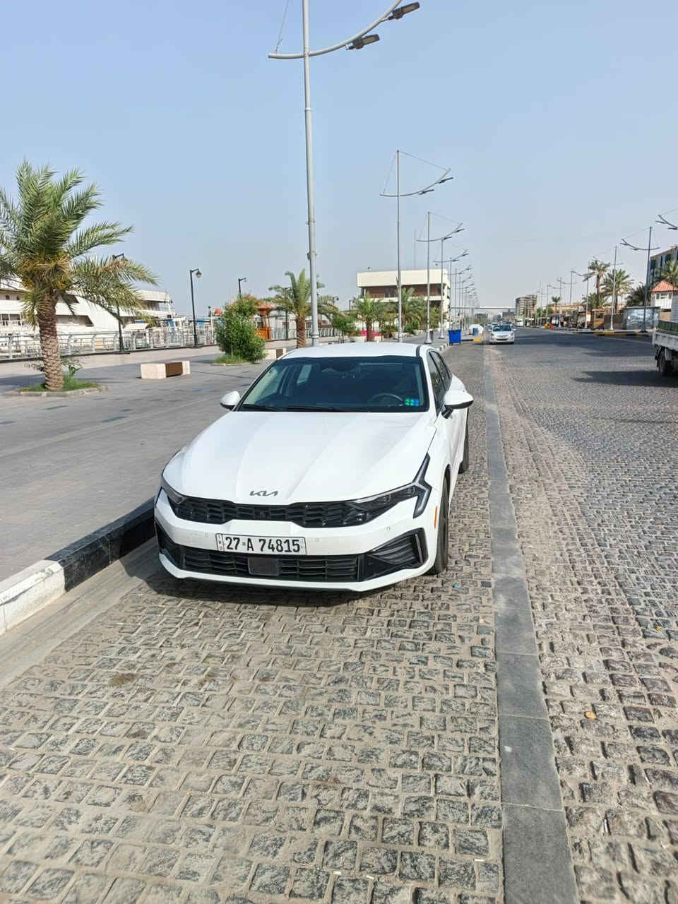 K5 2025 زيرو للبيع 
***********
المكان الغراف 
السياره على وضع الشركه امريكي محرك 2500 شاشه كامرا رادار  وبقيه المواصفات السياره شهداء باسمنا وكاله عامه الضربه منزلها بالصور كلش خفيفه مستعجل على البيع  السعر 193 وبي مجال حك الجيه
