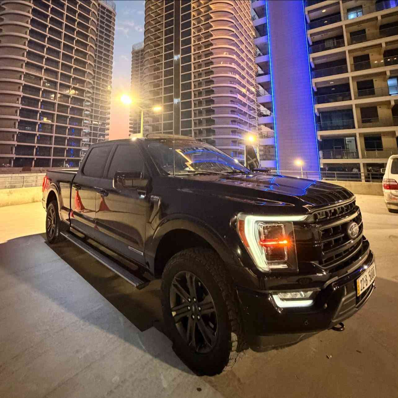 فــــورد F150 لاریـــات و هـــایبرید / استيراد خاص VIP
موديل / ٢٠٢٣ - بودي طويل
ماشية / ٤٥ مايل فقط 
ســـعر / ٣٧٥ 💲 
لـــون / اســـود + مغلف ppf البجم 
🔹 مكينة / ⚡️ Hybrid +  3.5 Twin Turbo
🔷 مـــواصـــفــات / بــانــوراما - هــایبــرد - شــــاشـــة ذكية كبيرة - شــاشـــة عداد اليكتروني - حـــســاسات امامي و خلفي و جانبي - داخل افخم نوعية جلد لونين - تايرات و ويل حجم بلادي عملاق - انارات اضافية داخل بودي و جوانب سيارة - شاشة عربية - دواســـات کــهربائــیـــة - رادارات امامي و خلفي - سماعات بالكشن و سقف - بانوراما كبيرة - منافذ كهرباء ٣٠ امبير - تشغيل عن بعد - مكينة ٣,٥ توين تيربو هايبريد - مضلل بالكامل - لايتات عدسة و زينون متحركة - هواية مواصفات اخرى ……. الخ 
 🔹الضرر و رقم شاصي / 1FTFW1ED0PFB45556
الحادث / تبديل بابين باادي نفس اللون + pdr شبر بالبودي + تصليح سيارة من دبي كلها بيدي و اني كصيت سيارة من امريكا . 
رقم / اربيل + موافقة تضليل 
موبايل 📲 :  ***********
موبايل 📲: ***********
