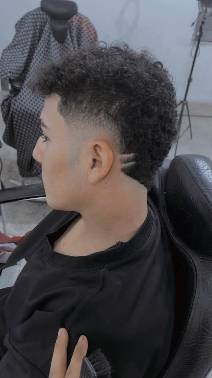 السلام عليكم كل هذا الشغل والترتيب بس 3 الاف دينار موقعي السكنيه قرب محطه الكهرباء مجاور سكله البجويله رقمي ***********
