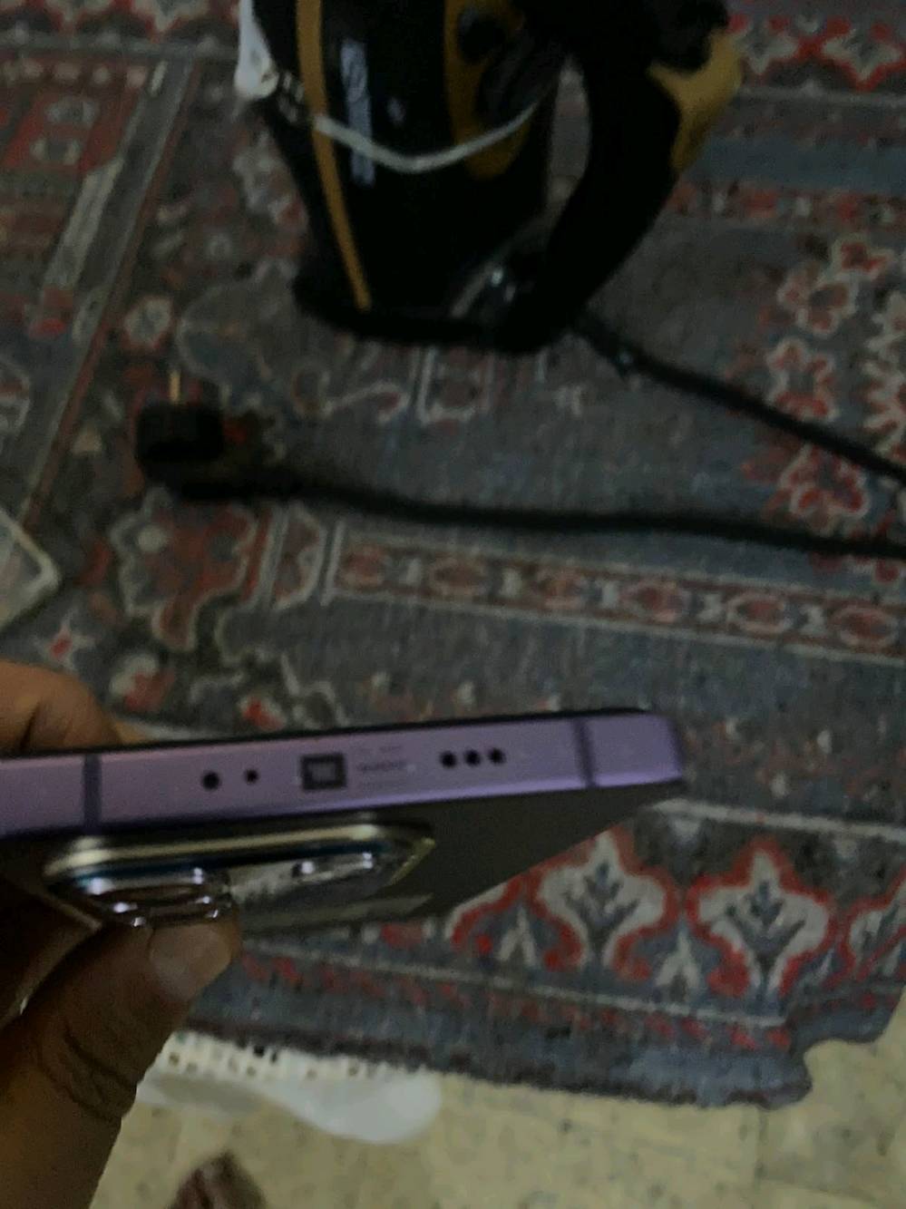انفنكس نوت 50 برو بلس شاشه بيهه شخوط صغيره ما تبين من تخلي لزكه السعر ٣٥٠ الف وبي مجال شويه للشراي او اراوس نفس الجهاز بس اريده كلش نضيف ما يهمني الون ونطي فرق  الجهاز بدون ملحقات مكاني بغداد المنصور