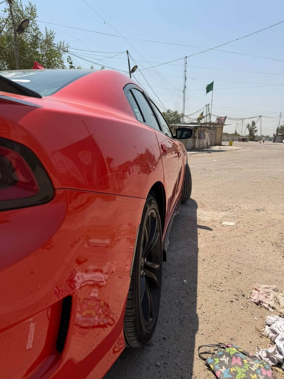 سلام عليكم ورحمه الله وبركاته
جارجر (2018)SXT محدث SRTبل كامل بيها كلير قطعتين باب خلفي وجاملغ خلفي وبارددات قليل ماشيه 81الف حقيقي سياره مرتبه وحلوه باسمي تحويل ثاني يوم 

 210 وبيها مجال 

***********
