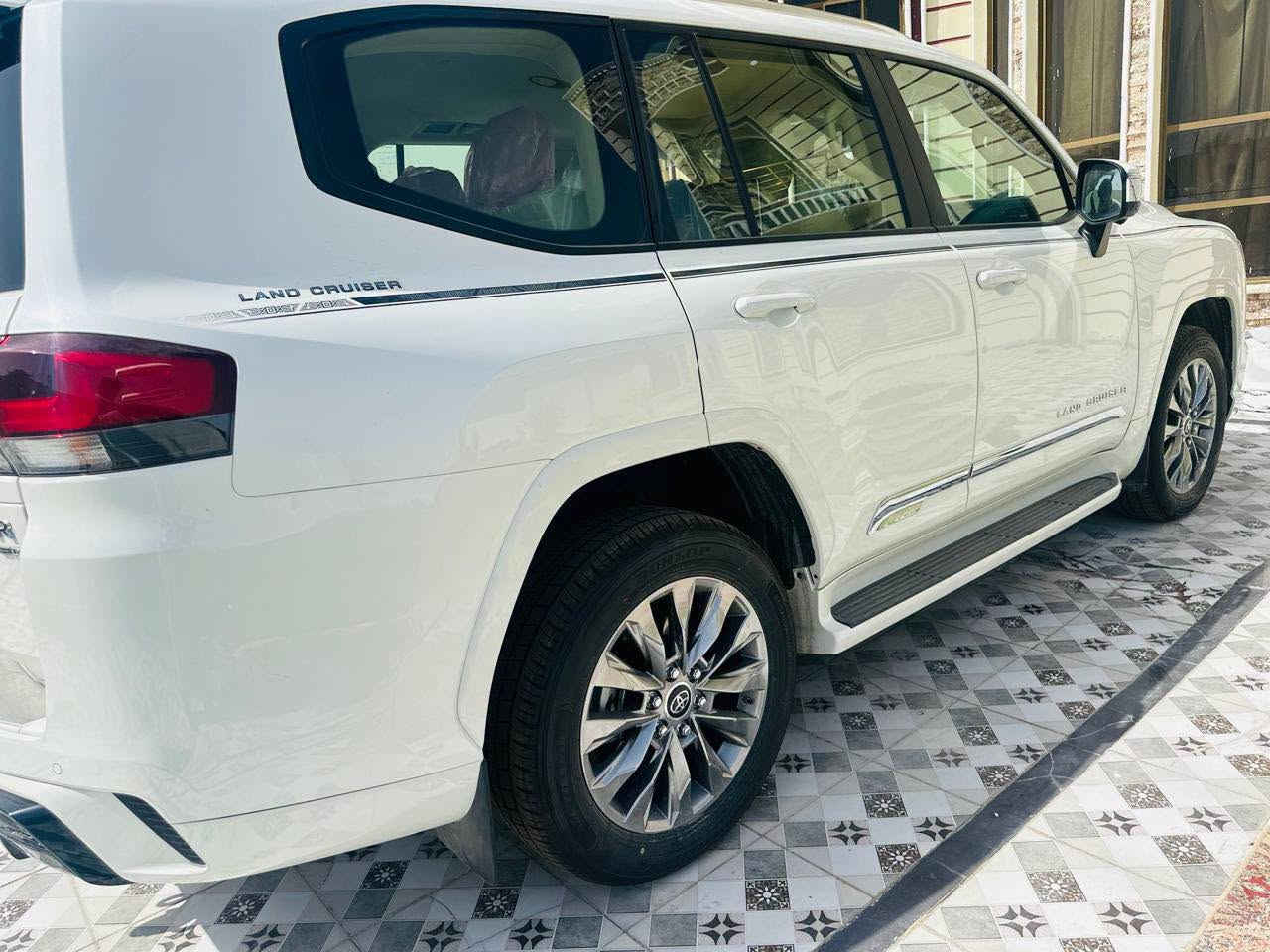 لاندكروز LAND  GRUISER  GX.R 
Limited  2024

محرك 6 سلندر
العداد  21000
بصمة تشغيل 
تشغيل عن بعد 
5 بصمات ابواب
باب خلفي كهربائي 
كراسي اثنين كهربائي 
كشنات جلد بيجي 
تدفئة تبريد كشنات 
3 شاشات ايباد تطبيق 
تحكم ستيرن جهتين 
طفايه 
ثلاجه 
فتحه 
شاحن لاسلكي
سايد بريك دكمة 
حساس امامي خلفي 
كاميرا خلفية 
المري شفط 
تحكم كهربائي بالمري 
ويلكب كروم 20 
رقم اربيل 

📍للاستفسار والتواصل مع صاحبب السياره:***********
📍العنوان الديوانية قضاء غماس 

💰لمعرفه السعر:اكتب 1 بالتعليقات تصلك خاص📥

.
.
.
ملاحظة: السيارة معروضة من قِبل صاحبها عبر صفحة سوق السيارات.
#سوق_السيارات #سيارات_العراق
