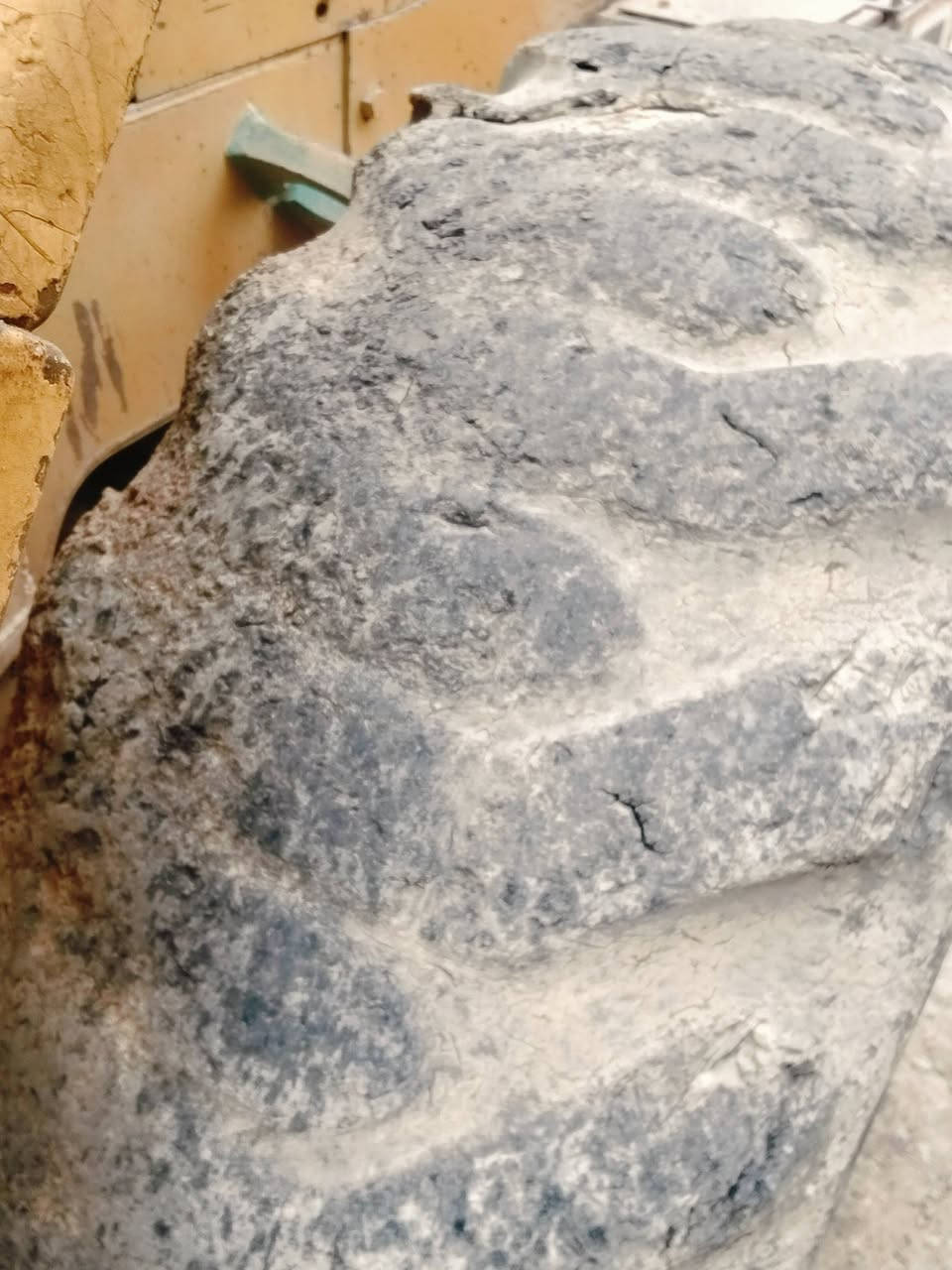تاير زراعي • ٢٠٫٥-٢٥ • عويريج بغداد
