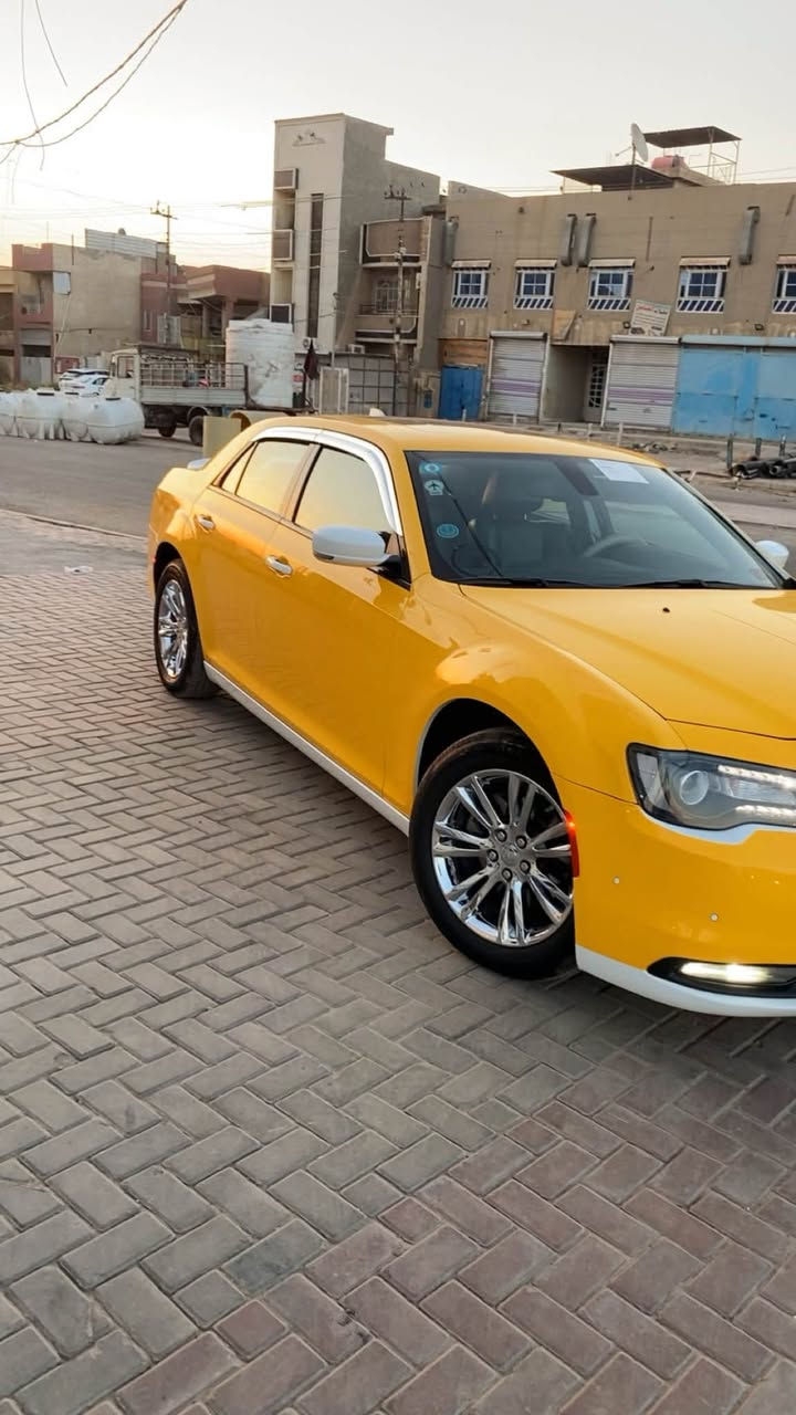 سلام عليكم 
اوباما 2022 اصل اصل 300S
مكفولة من لحادث 
مضروبة 4 طلقات 
مواصفاتة S
حساسات امامي خلفي 
بنوراما 
رادارات بالمري 
اشاير بالمري 
نظام سبورت 
كشنات حضن وتدفئة 
منظومة غاز 
تخم ويل جديد 
تخم تاير جديد 
مكينة كير حدادية مكفولات 
سعرة 330 ورقة 
اتصال على رقم 
***********
