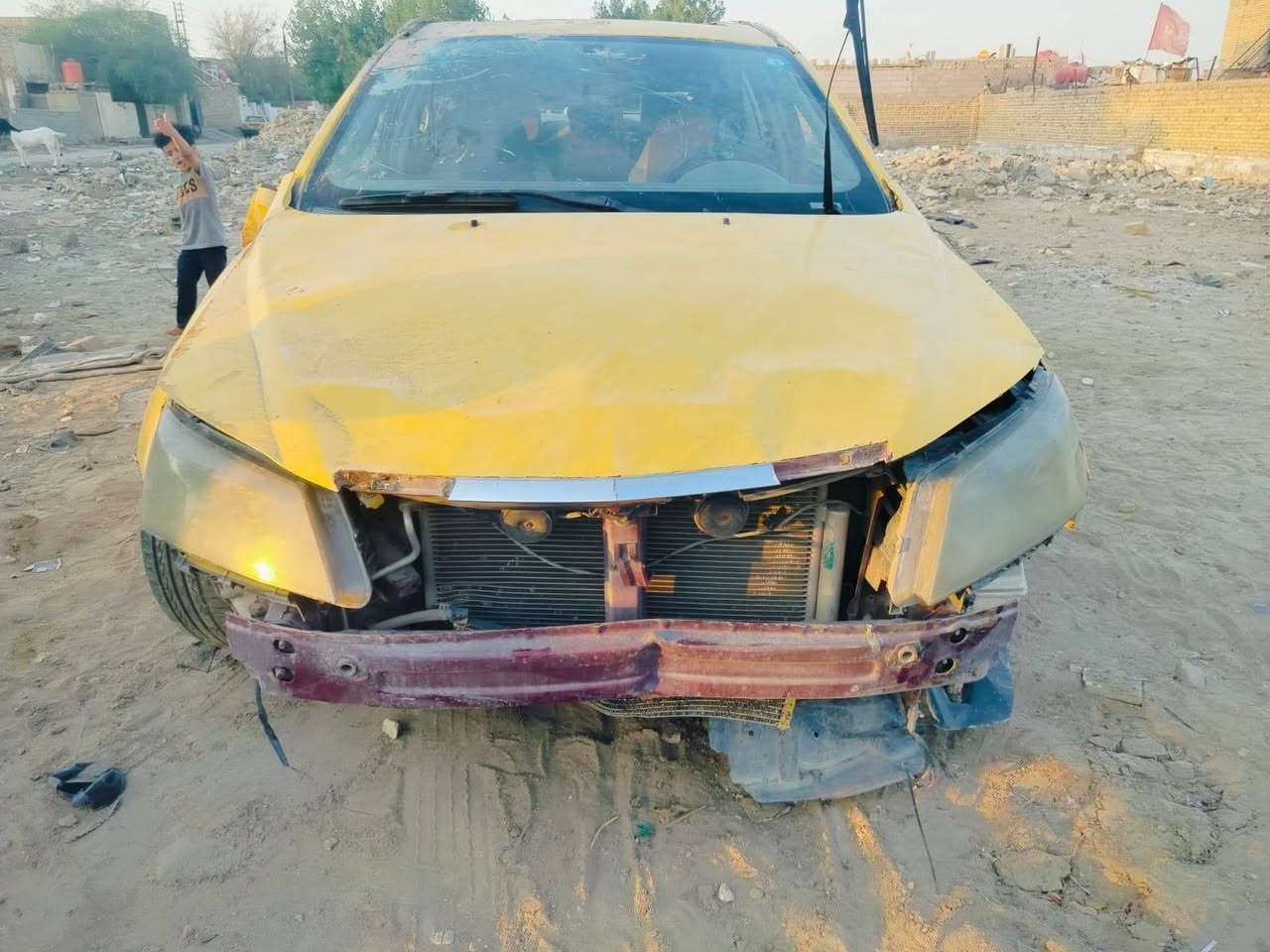 سالسلام عليكم سياره للبيع التفاصيل بالفيديو رقم ميسان نكليزي سنويه ب ٣١ مصفره بيه حادث بسمي 
العماره الماجديه 
***********

