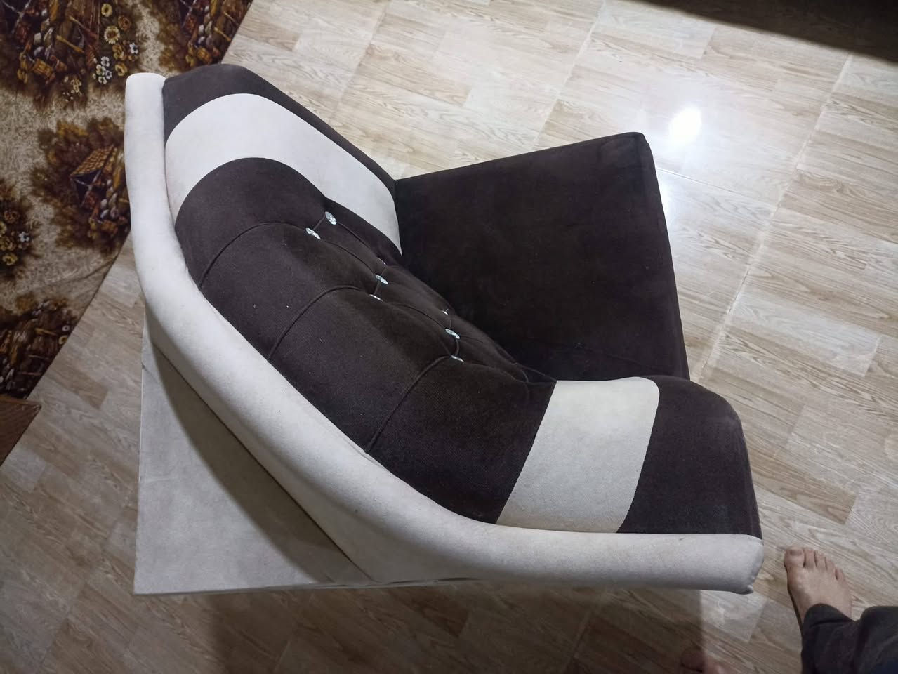 زاوية • شبه جديدة