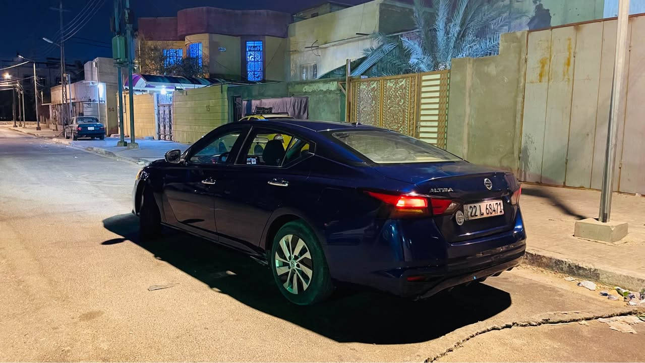 سلام عليكم 
نيسان التيما 2019 بيع او مراوس 
محرك 4 سلندر 2.5 تنفس طبيعي 
نص مواصفات 
رادار و شاشه وسطيه و تحكمات ستيرن 
كشنات كهرباء و تشغيل عن بعد 
حادثها موضح بلصور 
بيها ضربه ترجع بارد بلجاملغ الكدام جهه السايق و بارد بمقدمه القماره 
رقم اربيل باسمي تريد تحويل او وكاله 
السعر 105 و بيها مجال 
العنوان البصره الاصمعي الجديد 

+964 770 017 1804 Singapore

نص مكتوب في الصور:
- 1N4BL4BV6KC220945 Nissan Altima 2.5 S 2019 Blue 2.5L vin: 1N4BL4BV6KC220945 Final bid: $7500 Auction: IAAI ON APPROVAL Lot number: 28731631 Date of sale: 27.10.2020 Year: 2019 VIN: 1N4BL4BV6KC220945 Condition: Stationary Engine: 2.5L DOHC 16-VALVE 4-CYLINDER Mileage: 22044 miles (Actual) en.bidfax.info