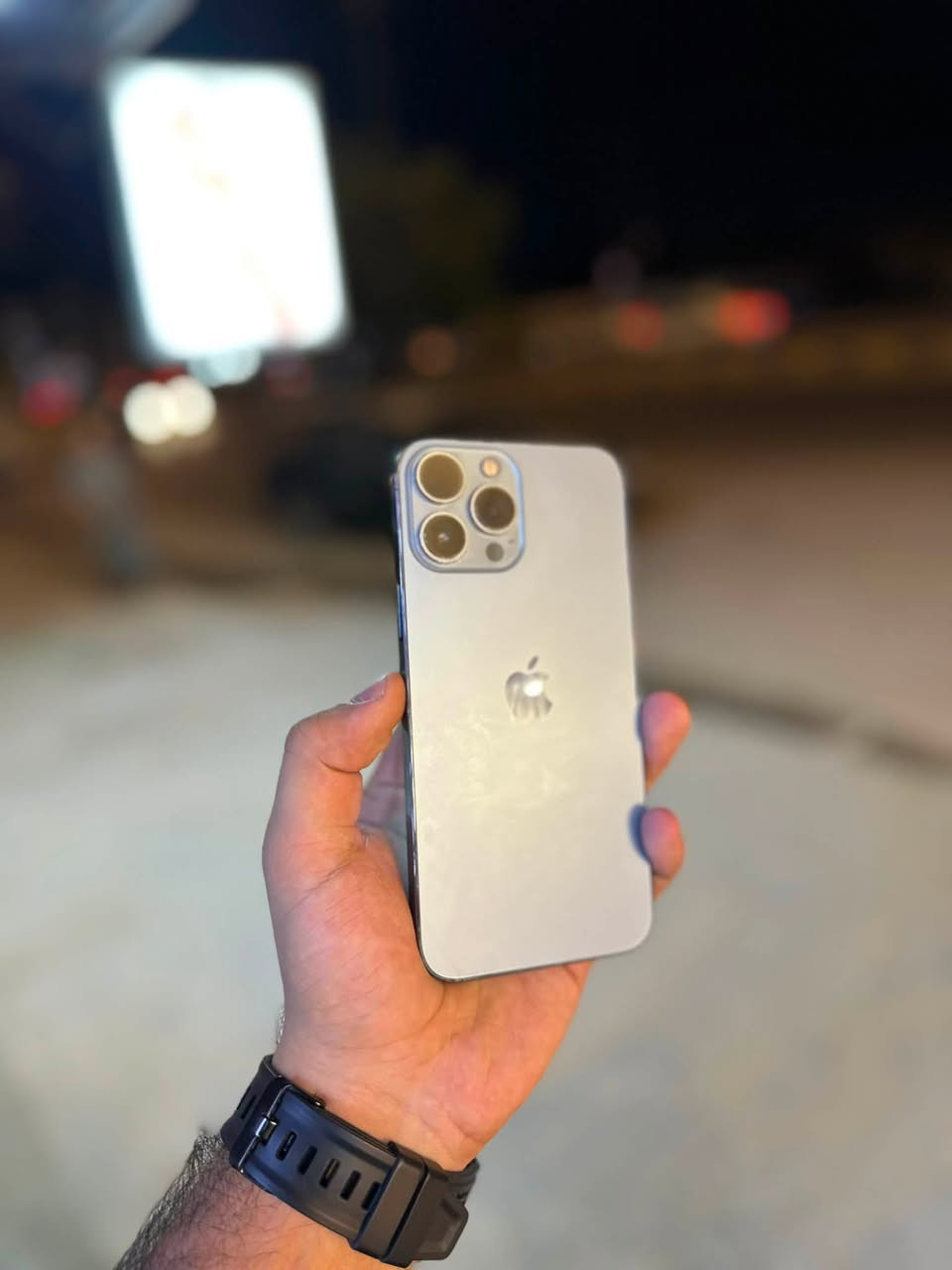 13 برو ماكس
شرق اوسط ماستر AAA 
ذاكره 256 
بطاريه 85 بلادي 
نضافه 💯 
مبدل شاشه مال تفصيخ مال جهاز ثاني 
شرط لفحص 
سعره 590 بي حك جيه 
مكاني نجف حي العسكري 
***********
