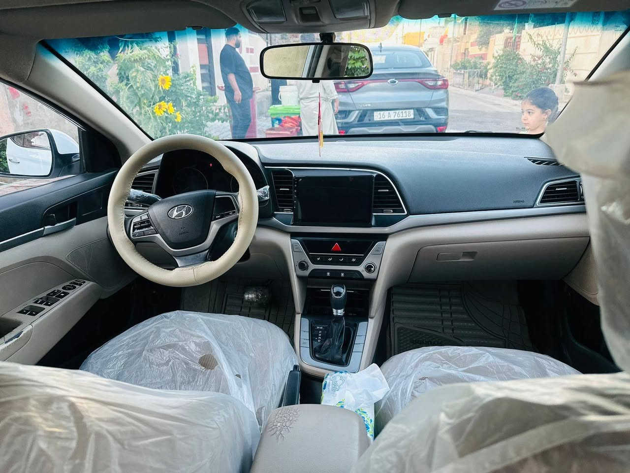 ألسلام عليكم
ألنترا سوبر موديل 19
خليجي مكفوله من الصبغ كلها ع وضع الشركه 
تبريد ثلج 
حداديه 
تخم تأير كله وضع الشركه 
رقم شمالي (أربيل) بأسم شركه وكاله 100دولار أو تحويل حسب الأتفاق
 
السياره جديده وخير من الله 

مكان السياره كربلاء 
السونار مرفق 
السعر (145)$
هاتف (***********)
واتساب(***********)
الشراي يتصل وبي خير ويدلل توجيبه حك الجيه
