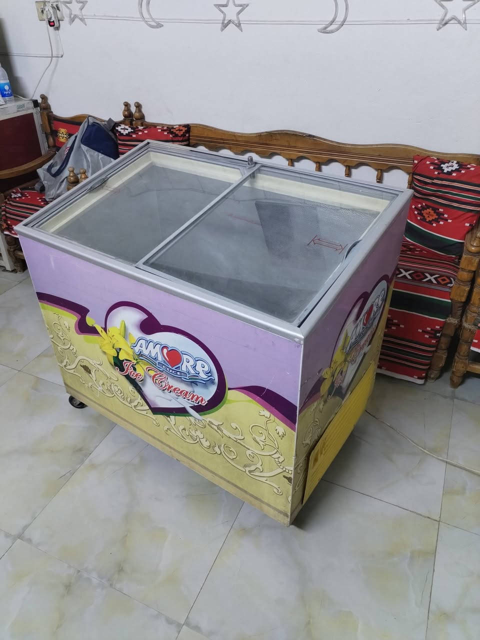 عارضات • ٤ قطع • بدون شغل