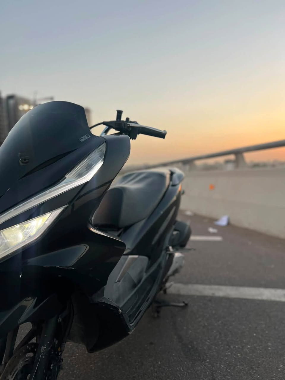 للبيع دراجه pcx  جيل ثالث بصمه الحديث  مكينه 150 حساس حرف A نوزل خطين ستان كهربائي ماشية18 الف زيرو الدراجه مال بيت حساس ازدحام دراجه جديده  حساس شلعه معدل خير من الله دراجه تتعب تكول جديده مال جناي  مكان بغداد الكرخ السعر مليون و900 وبيهه مجال والاستفسار ***********
