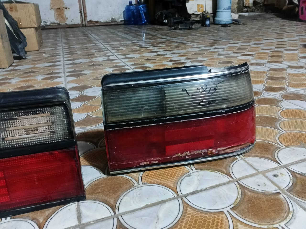 زوج بك لايت كورلا تسعينات اصليات اليحتاجهن يتصل بيه ***********
