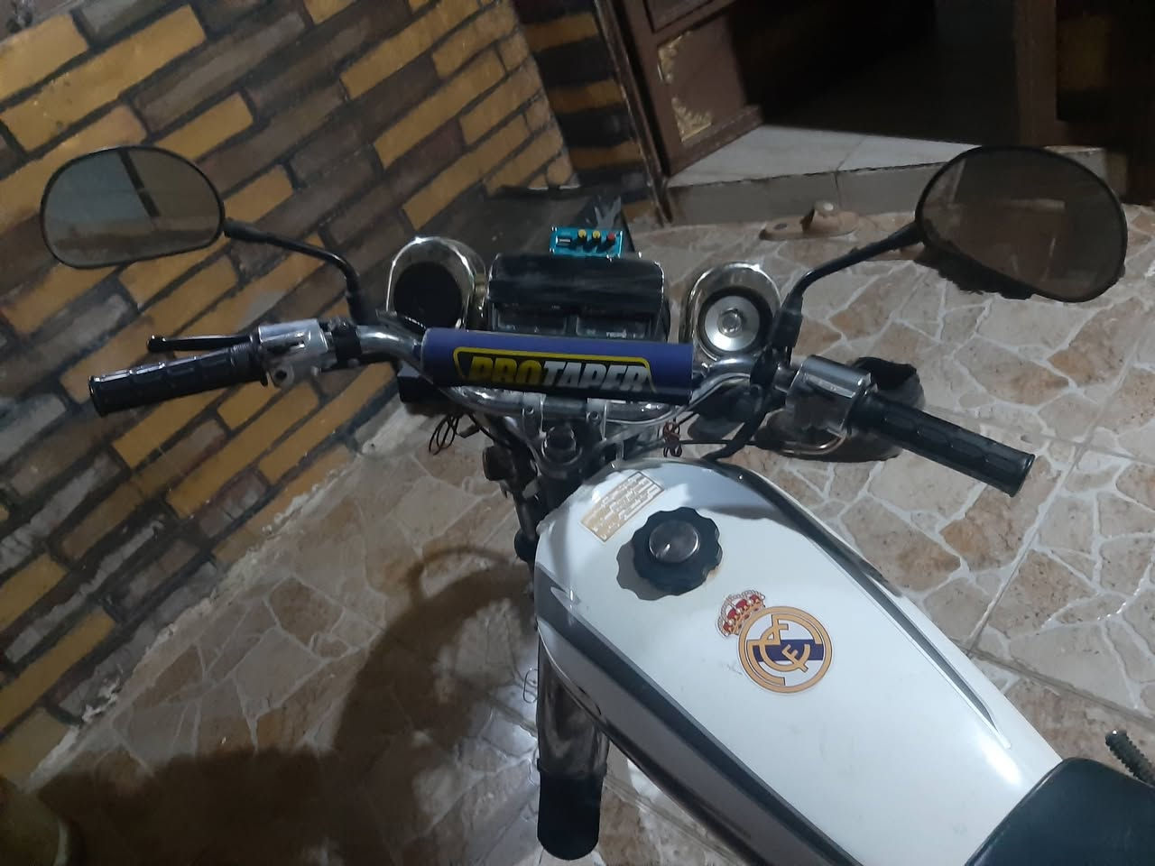 للبيع ماطور بارت موديل 20محرك مفتوح بس لا صرف ولا بخار كهربائية كامل شغال سعر 350بي مجال مكاني كركوك حسابات ***********
