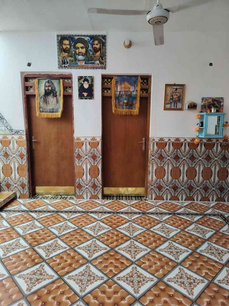 السلام عليكم بيت للبيع مساحه 175 المكان حي المصطفى استفسار عل الرقم ***********
