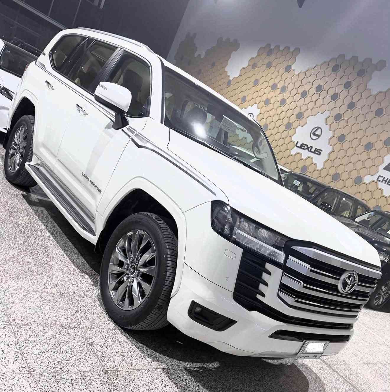 لاندكروز • ٢٠٢٢ • ماشيه ٧٥ الف