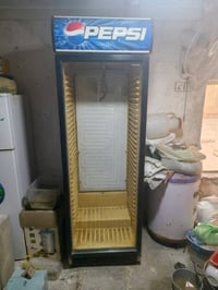 ثلاجة عرض • مروحة ناقصة • نجف