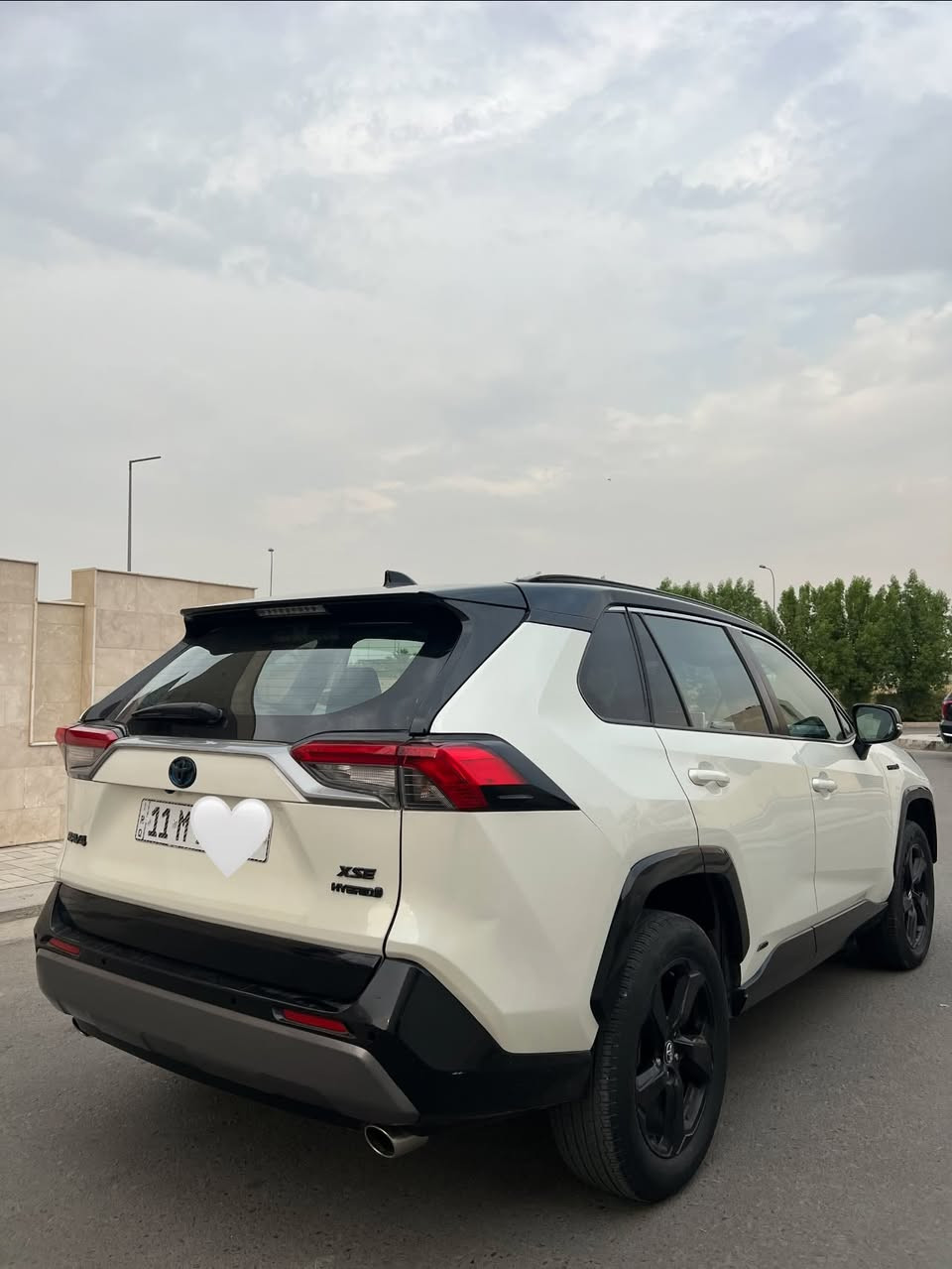 � للبيع | Toyota RAV4 XSE Hybrid 2021 🇺🇸

راف4 XSE هايبرد 2021 وارد أمريكي
🔹 محرك 2.5 هايبرد
🔹 قوة 219 حصان
🔹 AWD دفع رباعي
🔹 قير CVT
🔹 فئة XSE الرياضية
🔹 جنوط 18
🔹 فتحة سقف كهربائية
🔹 شاشة 8 إنچ
🔹 Apple CarPlay + Android Auto
🔹 مقاعد SofTex
🔹 تكييف أوتوماتيك ثنائي المناطق
🔹 إضاءة LED
🔹 مثبت سرعة متكيف + أنظمة Toyota Safety Sense 2.0
🔹 شنطة كهربائية
🔹 اقتصادية جداً بالوقود — حوالي 40 MPG مجمّع حسب تقدير EPA. 
السعر:225$وبيه مجال بسيط
للمراسله ***********
