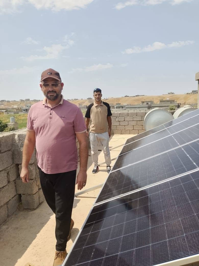 ☀️⚡ إنجاز جديد… وعروض مميزة من شركة النور الهندسية للطاقة الشمسية   ⚡☀️
بفضل الله وتوفيقه، تم إنجاز وتنصيب منظومة طاقة شمسية متكاملة في:
📍 صلاح الدين – الشرقاط – قرية الخضرانيه 
وبقدرة تشغيلية:
🔋 10 أمبير نهاري
🌙 7 أمبير ليلي
⚡ نظام متكامل يوفر تجهيزاً مستقراً وكفاءة عالية في التشغيل.
💥 عروضنا مستمرة ومميزة!
توفر شركة النور الهندسية للطاقة الشمسية نظام تقسيط مريح لحاملي بطاقات كي كارد الرافدين، لتسهيل امتلاك منظومة طاقة شمسية والدفع بطريقة ميسّرة ومناسبة.
📹 كما يتوفر لدينا كاميرات مراقبة حديثة
لحماية المنازل والمحال التجارية ومتابعة ممتلكاتكم، وبحلول أمنية متطورة تناسب مختلف الاحتياجات.
☀️🔋 طاقة شمسية بأفضل الحلول
💳 تقسيط مريح
📹 كاميرات مراقبة وحلول أمنية
كل احتياجاتكم تجدونها في مكان واحد مع شركة النور الهندسية للطاقة الشمسية.
⭐ خبرة أكثر من 5 سنوات
⭐ تنفيذ بإشراف هندسي متخصص
⭐ مواد ومعدات ذات جودة عالية
⭐ عروض خاصة ومميزة
⭐ حلول للمنازل والمكاتب والمحلات
📍 صلاح الدين – الشرقاط – سيدين – قرية الحرية – قرب محطة الأرجوان
📞 ***********
📞 ***********
☀️ شركة النور الهندسية للطاقة الشمسية
نحو طاقة أنظف… وحياة أكثر استقراراً وأماناً. ☀️🔋📹
