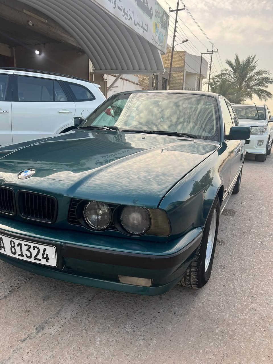 سلام عليكم شباب BMW 525iبجم عريض وارد ياباني موديل ١٩٩٢ كير محرك حدادية وضربة وكهربائيات كلها جدد ومكفولات تخم تايرات جديد وتبريد ثلج رقم انكليزي بابل والسنوية نافذة لل٢٠٣١ رقم صاحب السيارة *********** سعر السيارة 57وبيها مجال
