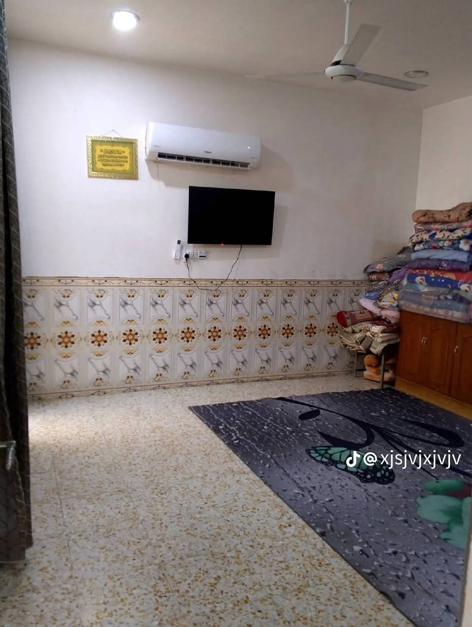 سلام عليكم دار للبيع واجههه 7.40 و نزال 16 مساحه 118 متر البيت مثل ما موضح بل الصور الطابق الاول كامل الطابق الثاني هيكل اما بل نسبه طابق الاول استقبال مطبخ وغرفه نوم وحولي وصحيات والطابق الثاني 3 غرف نوم وصحيات مكاني بغداد الدوره المهديه الثالثه رقمي واتساب ***********

نص مكتوب في الصور:
- j@xjsjvjxjvjv
- @xjsjvjxjvjv
- @xjsjvjxjv...
- @xjsjvjxjv