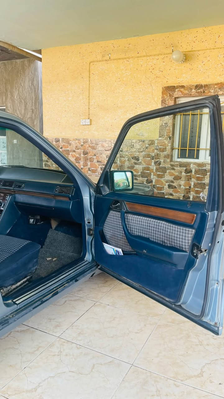 السلام عليكم 

للبيع مارسدس دب 300 گير محرك vvt 
شرط لا تنقيص ولا تبخير رقم بغداد انگليزي
مداور ثاني يوم سنويه لل ٣١ صدر امامي خلفي 
مضبوط التبريد شغال بس نقصو غاز داخله نضيف
كهربائياتها كله شغاله السعر وباقي التفاصيل الاستفسار ع الرقم ***********
صلاح الدين /قضاء الضلوعيه
