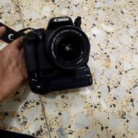 كامرة كانون 600D فول فريم للبيع كامره نضافته 95%, كامله ملحقاته جنطه و...