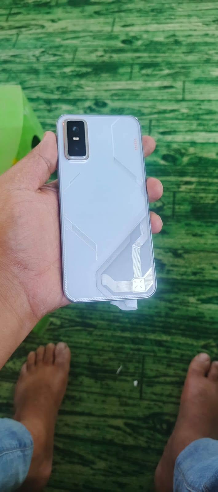GT30 برو • ذاكرة ٢٥٦ • رام ٢٤