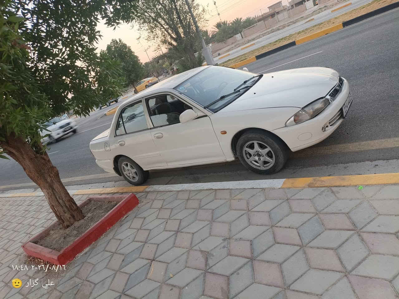 السلام عليكم للبيع 
براتون 2005 رقم بغداد تحويل ثاني يوم 
كير اوتو 
محرك وكير كفاله 
صدر امامي خلفي جيد جداً 
سيارة حلوة وجاهزه 
السعر 38 وبيها مجال قليل جداا 
عنواني ديالى بلدروز 
***********

