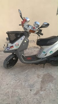 طور مزون • دراجة كهربائية