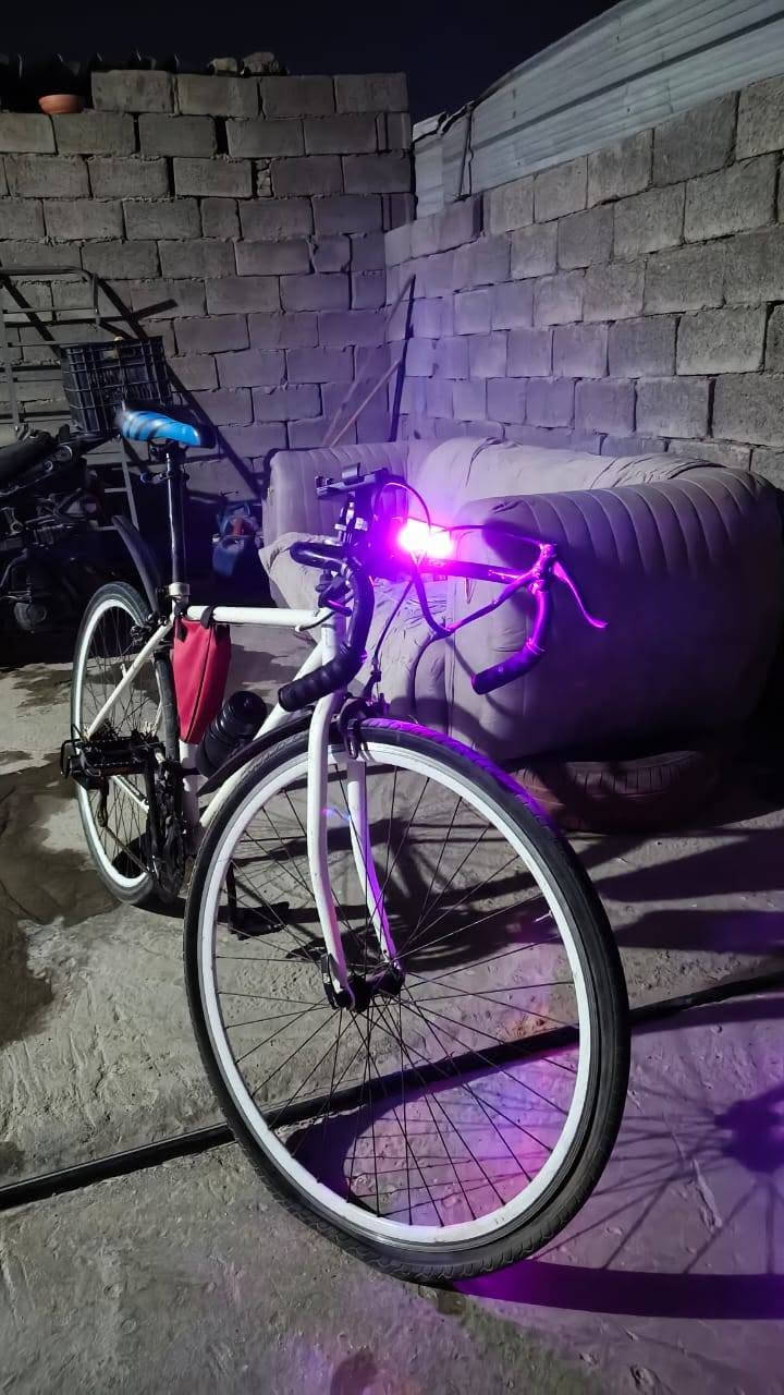من رخصة الادمن

🔥 للبيع بايسكل C700 — جديد بالة 🚲

🤍 اللون: أبيض
⚙️ عدد السرعات: 7 سرعات
🛞 مقاس الإطارات: 26
💡 إشارة خلفية متغيرة الأوضاع
🌈 مازد أمامي متغير الألوان

✨ الحالة: جديد بالة، نظيف وما مستخدم إلا قليل/للتجربة [إذا كان هذا دقيقًا]، وجاهز للركوب.

🔥 شكله أنيق ورياضي، ومجهز بإضاءة أمامية وخلفية مميزة.

📍 الموقع: [بغداد البياع]
📩 للجادين مراسلة خاص
او واتساب***********

نقص جوب امامي فقط
