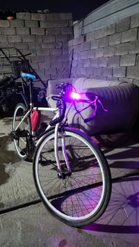 من رخصة الادمن  🔥 للبيع بايسكل C700 — جديد بالة 🚲  🤍 اللون: أبيض ⚙️ عد...