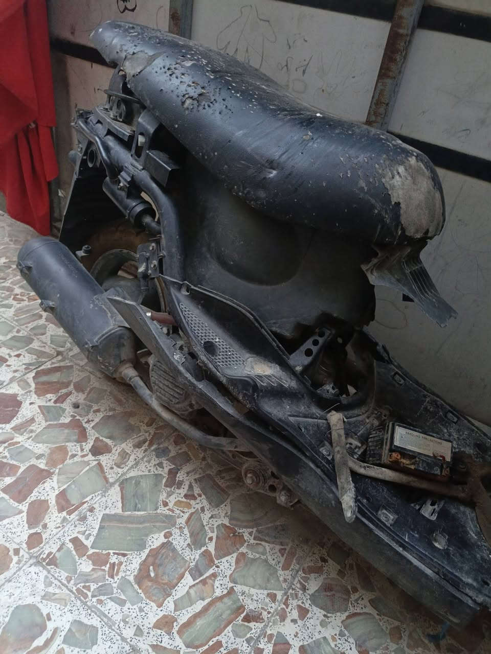 السلام عليكم دراجه بريز للبيع طافيه العنوان بغداد الامين***********@
