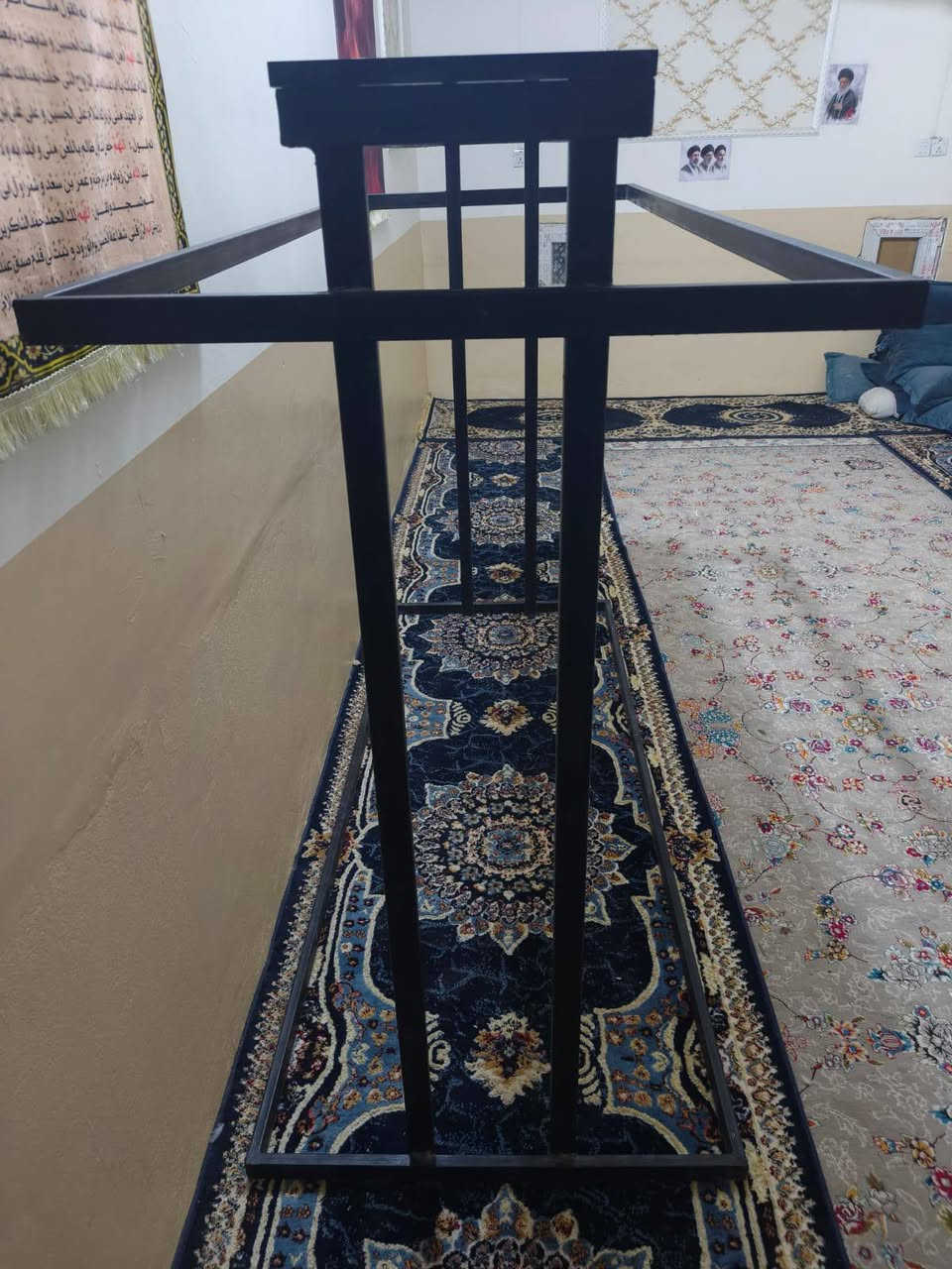 عارضة ملابس    تسگام حديد. ثقيله  طول 2 متر ارتفاع متر ونص لتواصل واتساب***********
