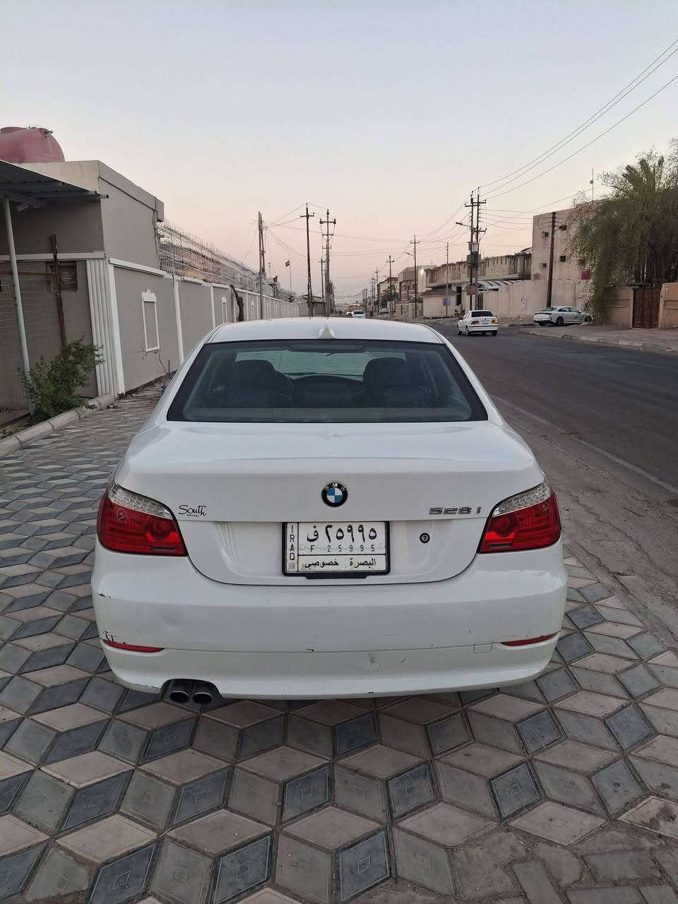 سلام عليكم BMW
 موديل 9 ميماتي كفاله عامه فقط مدكر امامي جهت سايق مصبوخ بدون دواخل باقي كله كفاله كير محرك حداديه كله جديد رقم بصره سنويته انتهت سعر 165 وبيه مجال
***********

