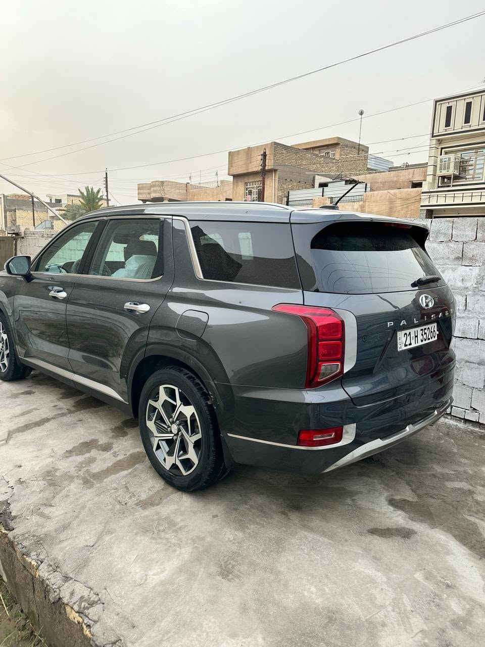مرحبا للبيع   بالسايد موديل  20.  ضرر فقط  بنيد  بدون دواخل وشواصي بشرط اسلمك زيرو نظافة  ماشيه 52  العنوان  بغداد العامرية  السعر  240   الاتصال ***********

نص مكتوب في الصور:
- 45980168