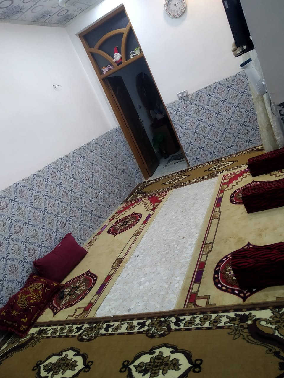 بيت للبيع حي الحوراء ١٠٠متر سند زراعي ٢٥ طابق واحد 
٦٠وبيه مجال للاستفسار الاتصال ع الرقم ***********
