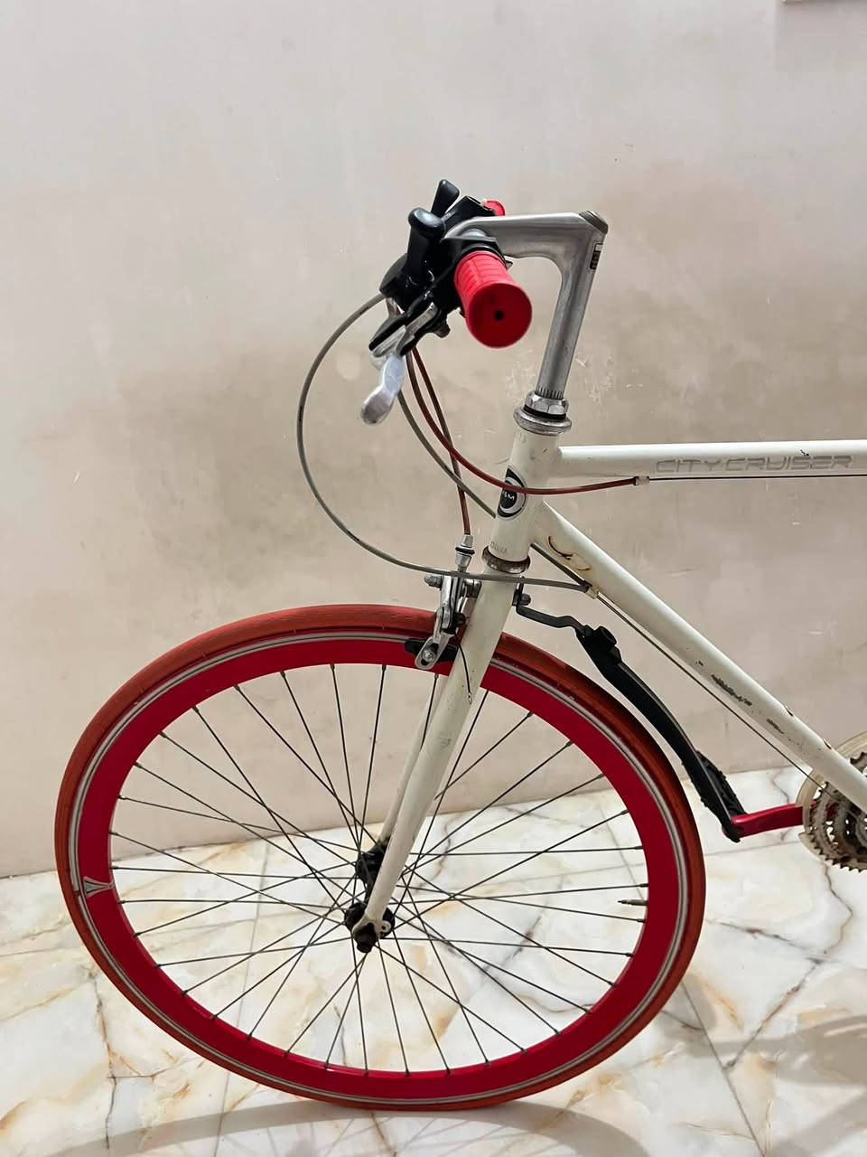 سلام عليكم
c700  

ماركة (CITYCRUISER)

حجم 28 

كلشي موضح بلصور سعرة 125 وبي مجال 

مكاني بغداد  رقمي *********** ، متوفر توصيل
