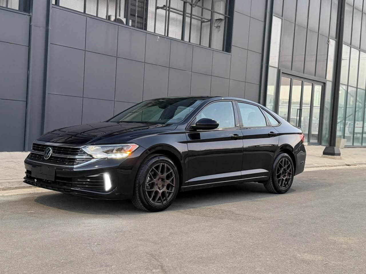 jetta sport 2024
پێش کەپس بێ ایرباگ
‏13 ڕۆشتوە 
چەمەلەغ لای سایق بۆیاخە + نیودەرگای سایق بۆیاخە 
ژمارە کاتیە 
***********

جيتا سبورت  2024 
ماشيه ١٣ الف ميل 
بجم كبس بدون ايرباك 
جاملغ + نص باب صبغ 
رقم كاتى 
***********
