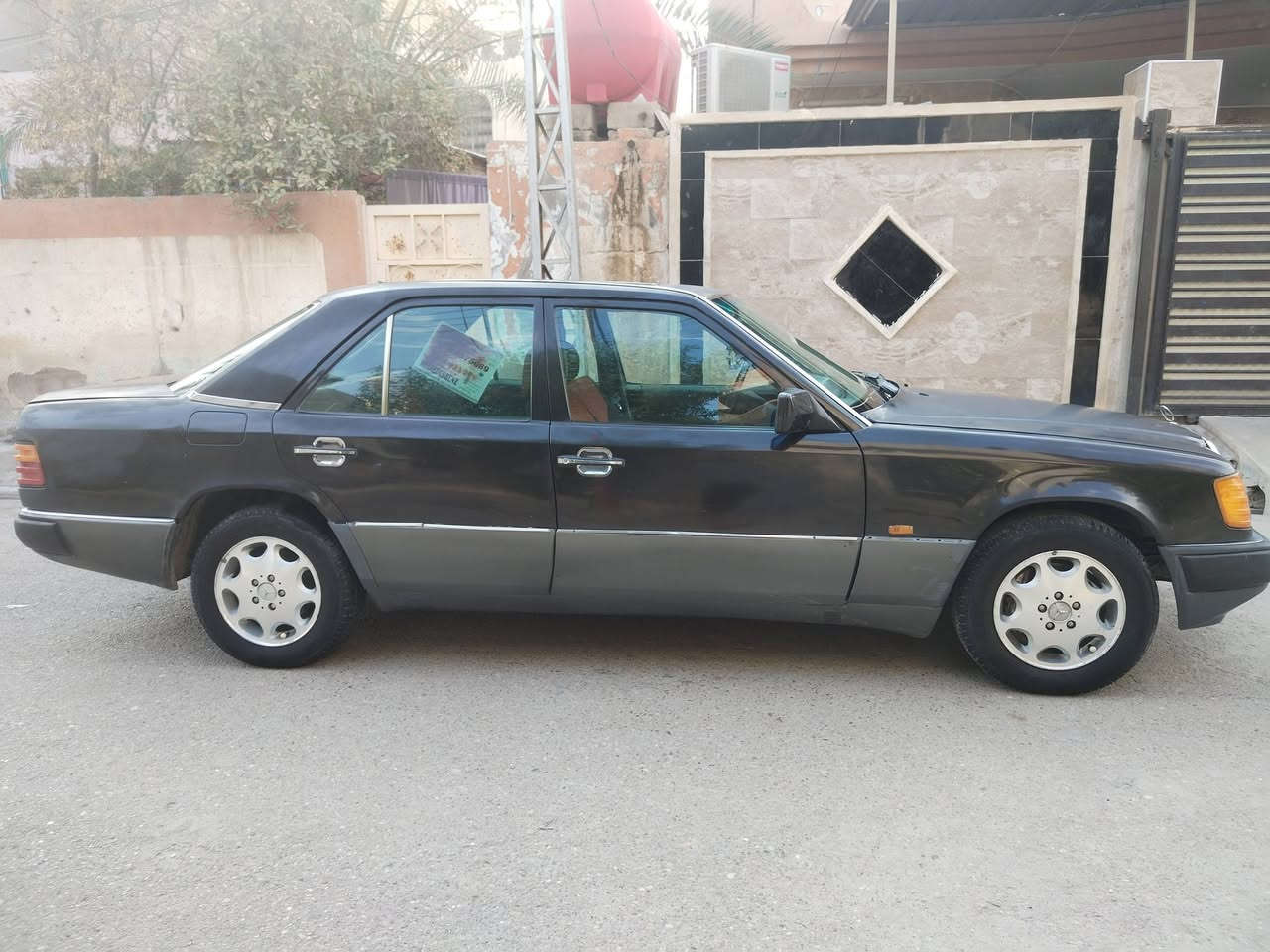 مرسدس دب • ٩٢ • رقم بغداد