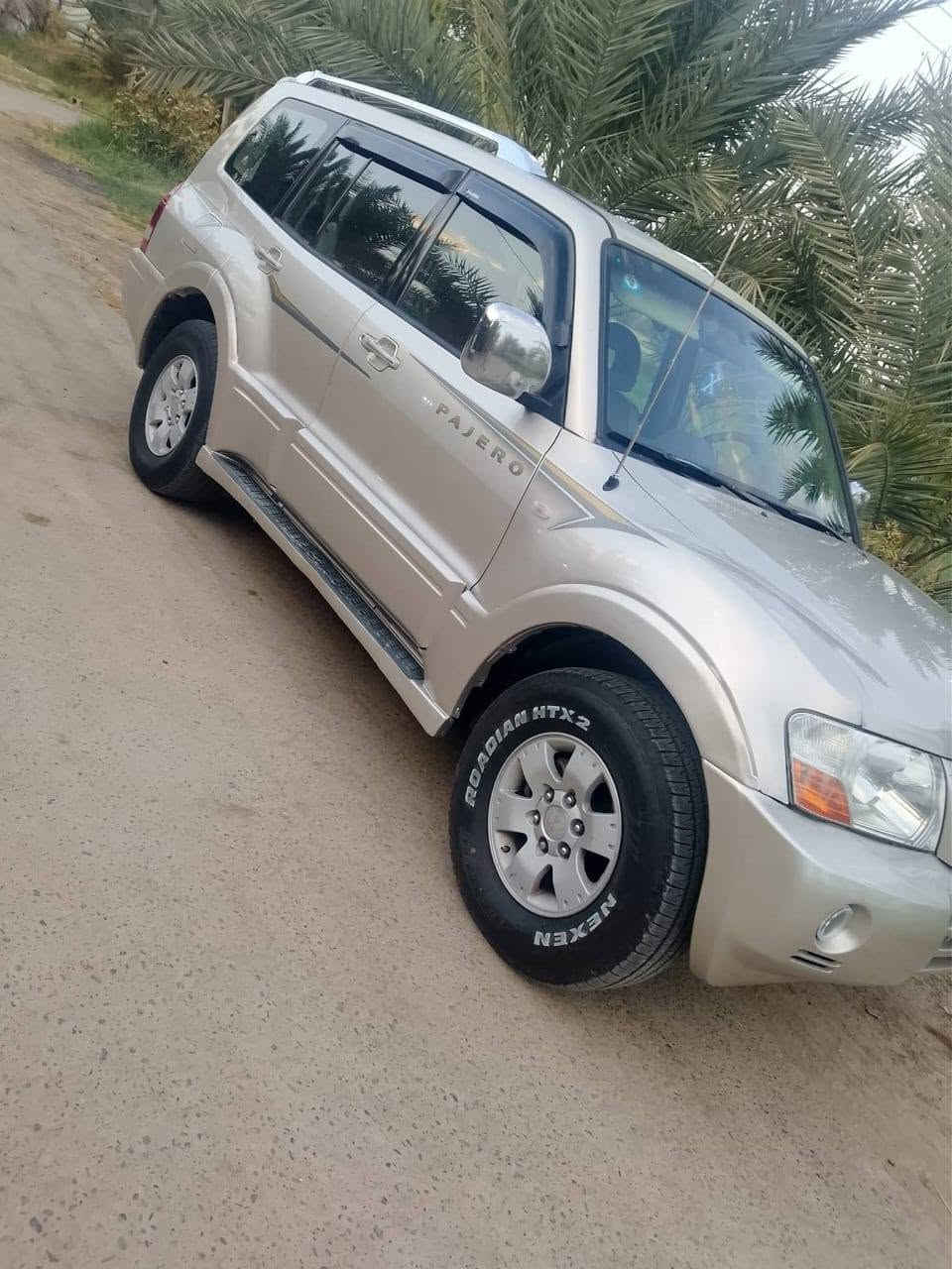 سلام عليكم بايجيرو 2007 للبيع بيها مكانات صبغ بس ابيع احزام كير ومحرك صدر تبريد تخم تاير كله خير من الله شرط التحويل السعر ٧٧ وبيها مجال شي قليل مكان السياره بغداد حي الجهاد للأستفسار ***********

