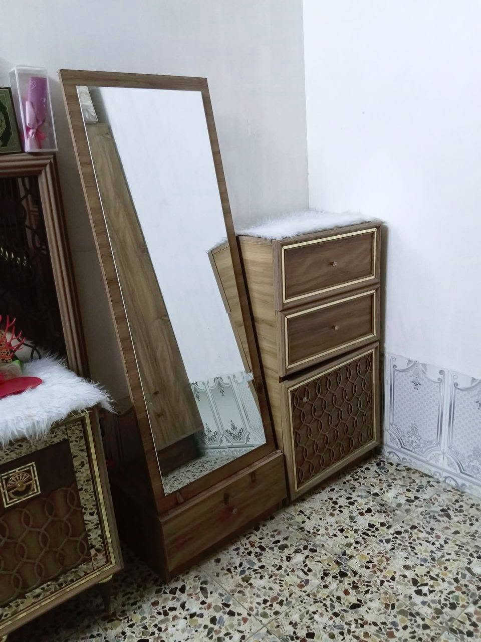 غرفه اخشاب • مستعمل سنتين • النعوان ابو بنيصير