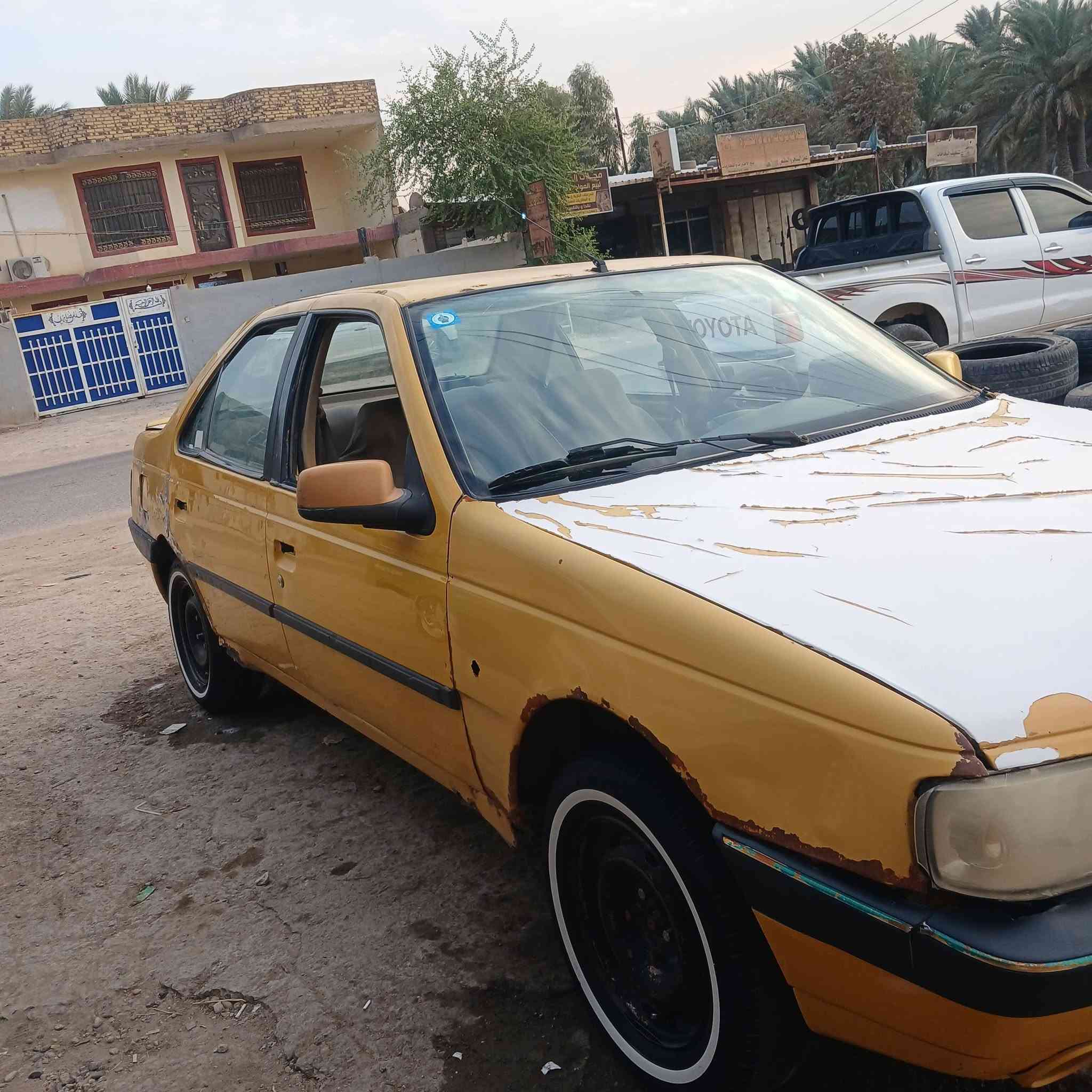 السلام عليكم بيجو 405 موديل ١٣ تبريد شغال سنويه 29 باسمنه السيارة مال شغل تحتاج ترتيب بطاين ٢ مكينه تنقص كيرها جديد نبيع هالموجود مكانها حله سياحي سعرها 15 وبيها مجال قليل ***********
