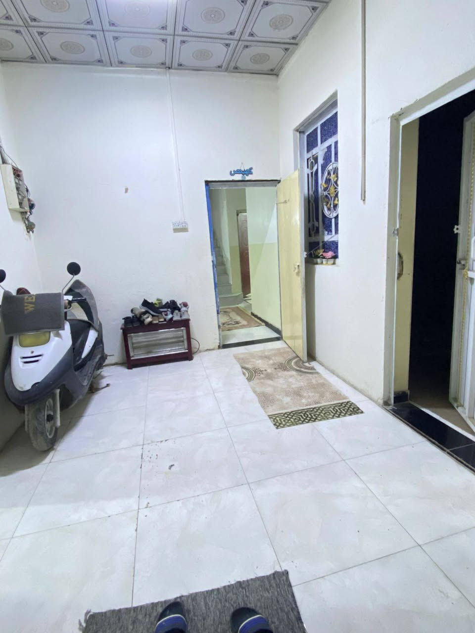 سلام عليكم بيت تجاوز البصرة الجمهورية 
مساحة 140 / طابق ونص / عدد الغرف 4/
صحيات داخلية وخارجية
بناء حديث
الارض تابعة للبلدية 
(سعر البيت 43 وبي مجال)  للاستفسار ***********
